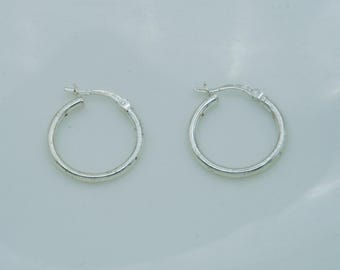 Preowned Sterling Silver Simple 2 cm Hoop Earrings