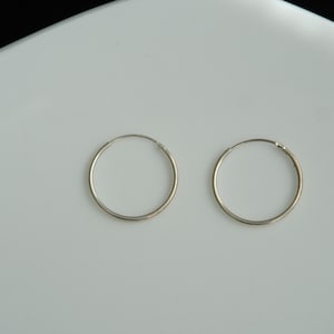 Preowned Sterling Silver 0.75 inch (20mm) Endless Hoop Earrings