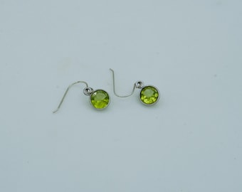 Preowned Sterling Silver Small Bezel Set Peridot Earrings