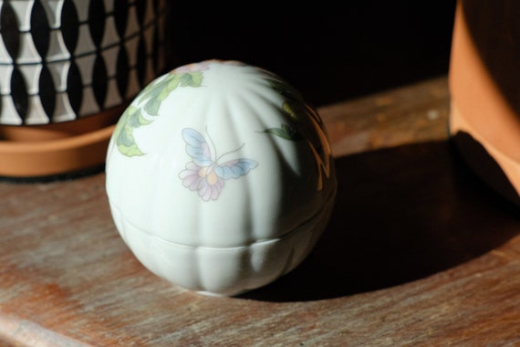 Vintage Elizabeth Arden Floral Porcelain Trinket - image 6