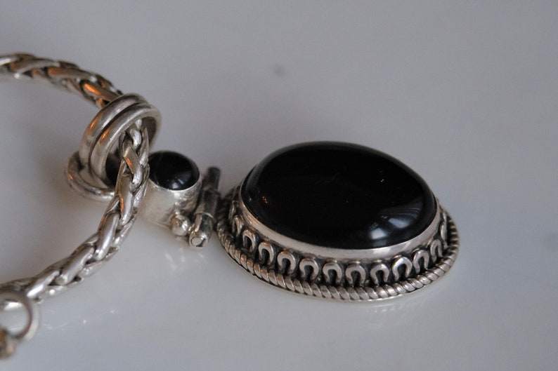Vintage Sterling Silver Onyx Pendant with 18 inch Foxtail Weaved Chain