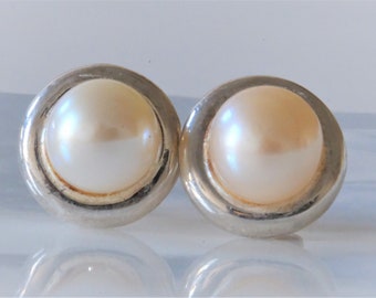 Sterling Silver 6mm Freshwater Pearl Stud Earrings