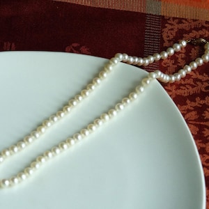 Preowned 6mm Cultured Pearl Necklace with 14K Gold Claps