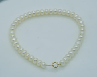Preowned 10K Yellow Gold 5.5mm Cultured Pearl Bracelet - 7.75 inch