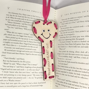 Valentine heart, craft, wooden part only, bookmark, class activity, valentines party, gift, read your heart out, party favor
