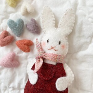 Valentine felt ornament pattern. Cute bunny felt ornament pattern. Christmas felt ornament pattern. Felt rabbit ornament pattern. Cute valentine felt decor.