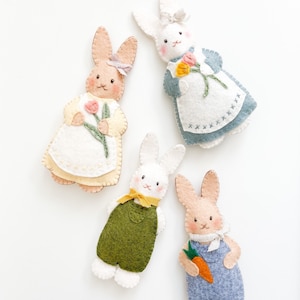Felt rabbit Christmas ornaments. Felt rabbit easter ornaments. Easter sewing project. Easter felt ornaments. Easter bunny sewing pattern. Felt bunny ornaments. Cute felt ornament sewing pattern.