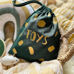 Borsa portaoggetti personalizzata con pennellate, decorazioni scandinave per bambini, idee regalo per bambini, cameretta boho, idee per camerette boho, idee per arredare la sala giochi