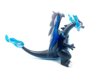 Bandai - Figurine Pokémon Dracofeu 12 Cm Avec Fonction Glissade - Articulée Et Prête Au Combat