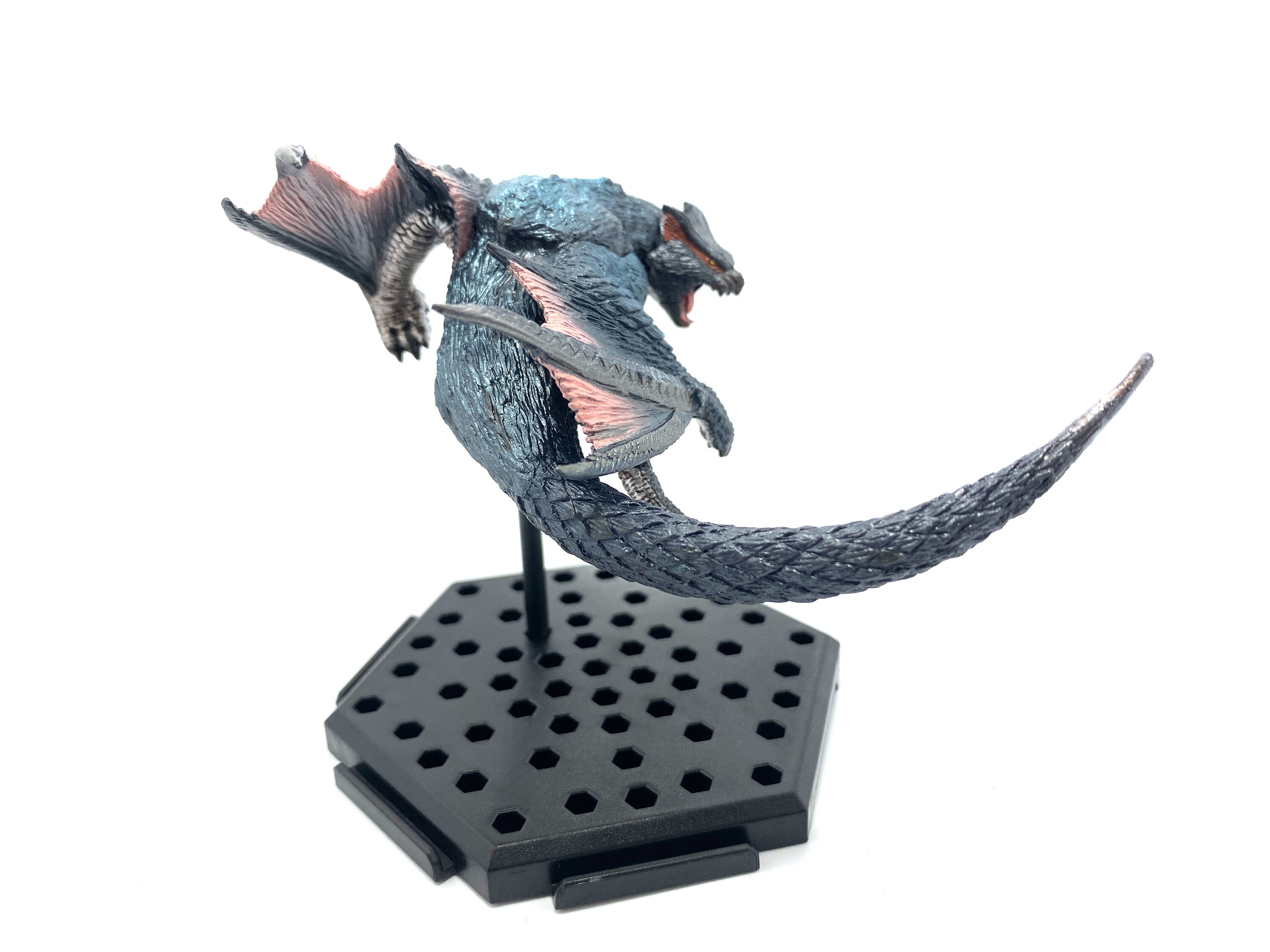 NARGACUGA フィギュア MONSTER HUNTER S.H.MonsterArts Nargacuga | TAMASHII WEB