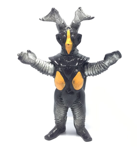 ultraman vinyl figures