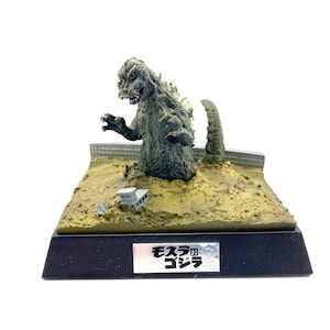 Godzilla 1964 Bandai Polystone Diorama Vintage Mini Figure HG Japan Toys