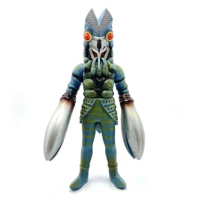 Ultraman Monster Kaiju Bandai Rare Vintage Toy Soft Vinyl Figure 7&quot; - Alien Baltan