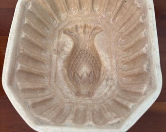 Molde de cerámica de loza de hierro para pudín inglés o gelatina con diseño de piña
