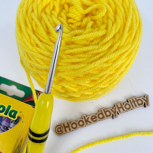 Crayon shops Crochet Hooks Set, Ergonomic Crochet Hooks, Hooked by Holtby Crochet Hooks, Crochet Hooks