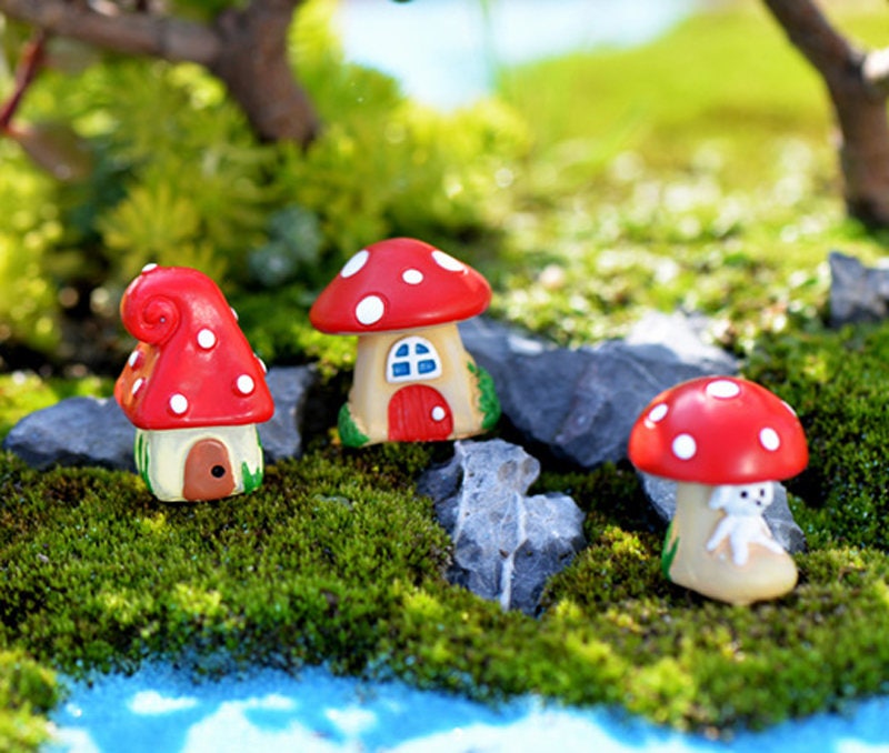 Miniature Dollhouse FAIRY GARDEN ~ Mini Happy Mushrooms Figurine ~ NEW