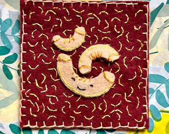 J’adore Les Macaronis - Mini Hangable Feltwork