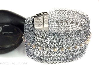 gestricktes Armband mit GLAM & GLITZER - Farbwahl!