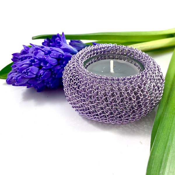 TEALIGHT CANDLE HOLDER donut - finger-knitted lavender colored copper wire