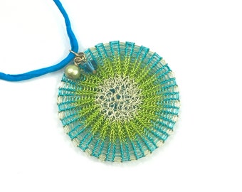 double wire crochet reversible multicolor pendant VICE-VERSA  / turquoise-green-light gold