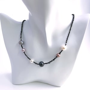 Black raw diamonds choker with freshwater pearls