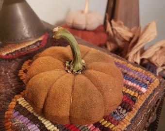 Primitive Wool Pumpkin