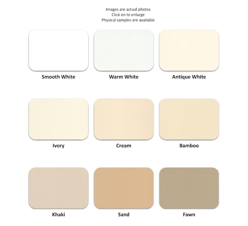 Pode incluir: Uma tabela de cores com nove amostras retangulares rotuladas como Smooth White, Warm White, Antique White, Ivory, Cream, Bamboo, Khaki, Sand e Fawn. As cores variam do branco brilhante a v&aacute;rios tons de bege, areia e castanho claro.