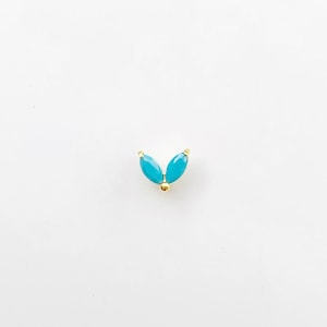 Pendiente mini circonita turquesa· Plata 925 baño oro · pendiente piercing · cartílago · segundo agujero · Pendiente delicado boho minimal