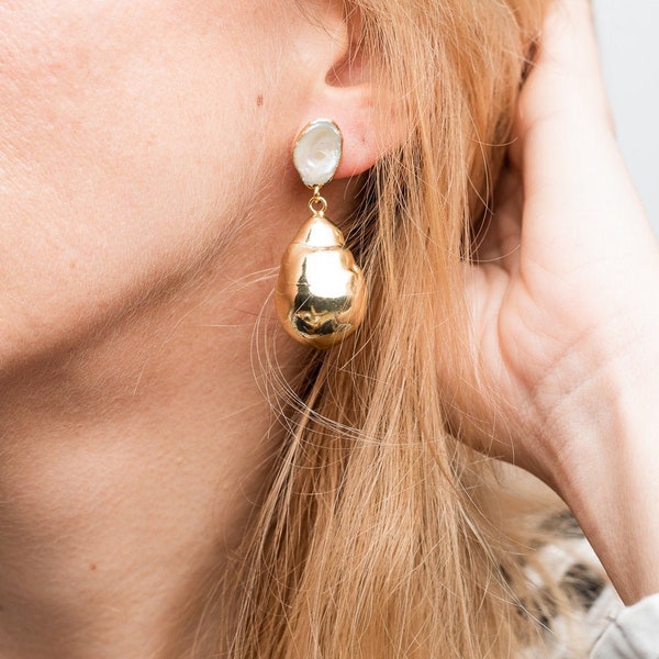 Boucles d'oreilles pendantes perles baroques naturelles · Plaqué or 18 carats · Perle de culture plaquée or · Boucles d'oreilles pression perle or · Boho · Tendance