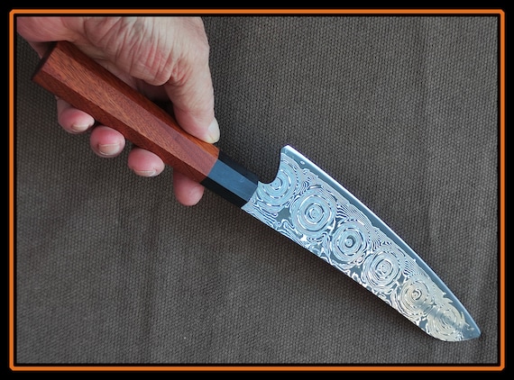 Great Damascus / VG-10 Santoku Chef Knife With Red Sandalwood Wa-handle &  Black Wood. A Kitchen Knife Featuring the Best Japanese Steel. 