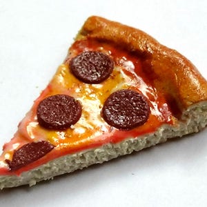 Épingle à pizza - Épingle à pizza en tranches, Pizza au pepperoni, Bijoux culinaires, Accessoires culinaires artificiels, Pin up