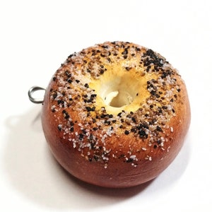 Everything Bagel Keychain, Fake Food Jewelry, Food Charms, Bread Keychain, Cool Keychain, Cute keychain, studio ghibli