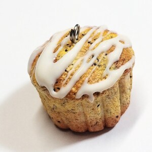 Lemon Poppy seed Muffin Keychain, Food Jewelry, Food Charms, Bread Keychain, Cool Keychain,