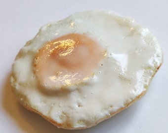 Realistic Faux Sunny side up Fried Egg Hair Clip, Lightweight Foodie Hair Clip, Headpiece, Fascinator