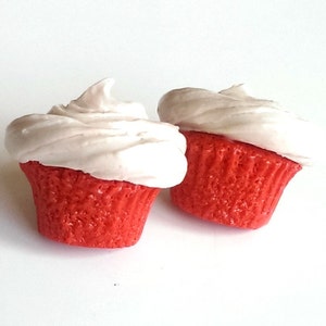 Red Velvet Cupcake Earrings, Cute Fake Food Jewelry, Cupcakes Stud earrings, Valentine&#39;s Day Gifts