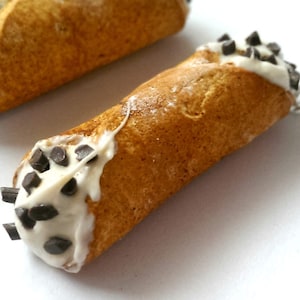 Chocolate chip Cannoli Charm, Miniature Food Jewelry, Polyner clay charms, Traveler&#39;s notebook charm, Planner Charm, Italian Dessert Charm