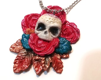 Handmade Skull Necklace : Unique Halloween Jewelry, Skull with roses Necklaces