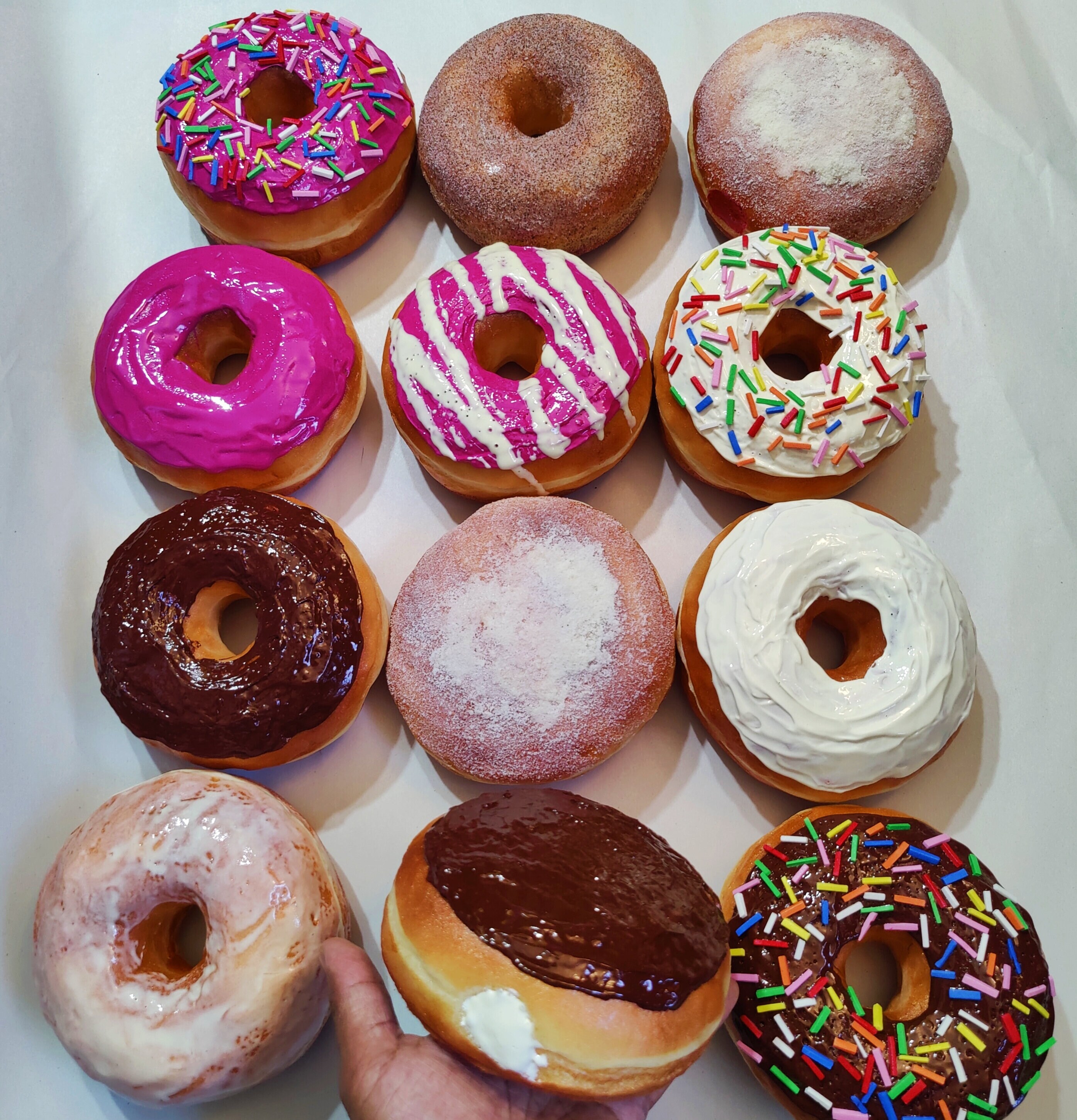 バンクシー Donuts (Chocolate) エスタンプリトグラフ 4.5 Inch Realistic Chocolate Sprinkled Donut Wall Decor, 3D