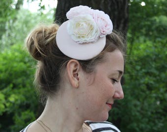 Fascination delicate pink with two pink and one beige ranunculus