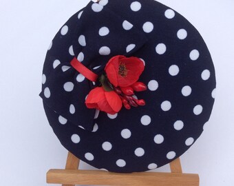 Fascinator blau-weiße Polkadots mit Schleife, Blüten