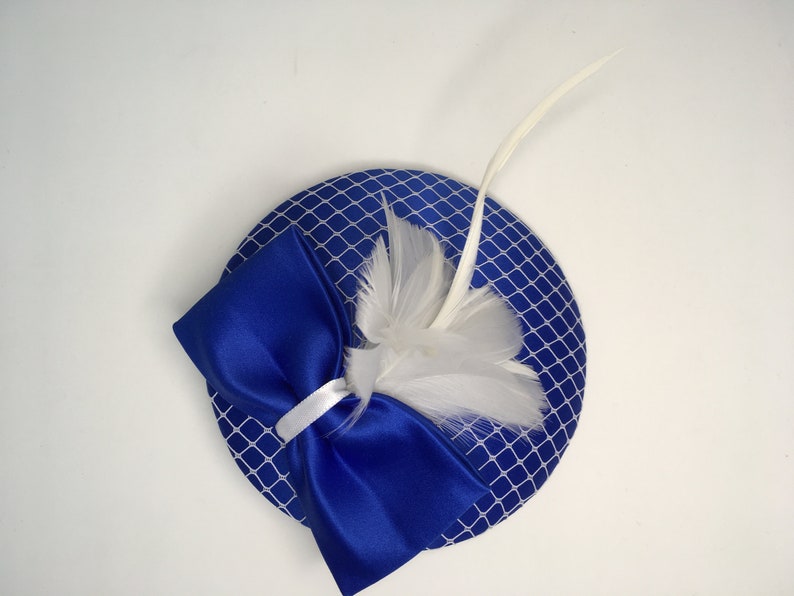 Fascinator royalblau Satin, ivory Netz, Schleife, Federrosette Bild 2