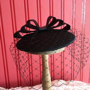 Fascinator schwarz, große Schleife, Schleier, elegant, festlich, zeitlos Bild 3