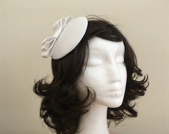 Bridal hat, classic large bow, white satin, puristic, timeless