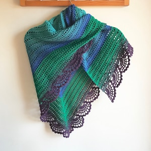easy lacy shawl crochet pattern/ triangle crochet shawl pattern/ crochet wrap pattern/ crochet scarf pattern/ crochet neck accessory pattern