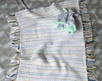 crochet baby blanket/ crocheted weave baby blanket/ woven baby blanket crochet pattern/ easy baby blanket/ stashbusting crochet baby blanket
