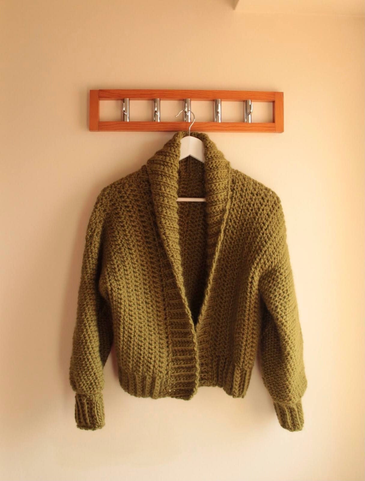 39 Crochet Jacket Patterns with Cardigans, Vests, and Hooded Styles 33 crochet bomber jacket cardigan pattern/ crochet bomber
