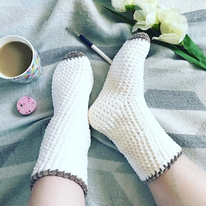 crochet bed socks PDF pattern/ chenille yarn crochet socks pattern/ chenille yarn/ socks crochet pattern