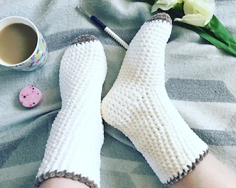 crochet bed socks PDF pattern/ chenille yarn crochet socks pattern/ chenille yarn/ socks crochet pattern