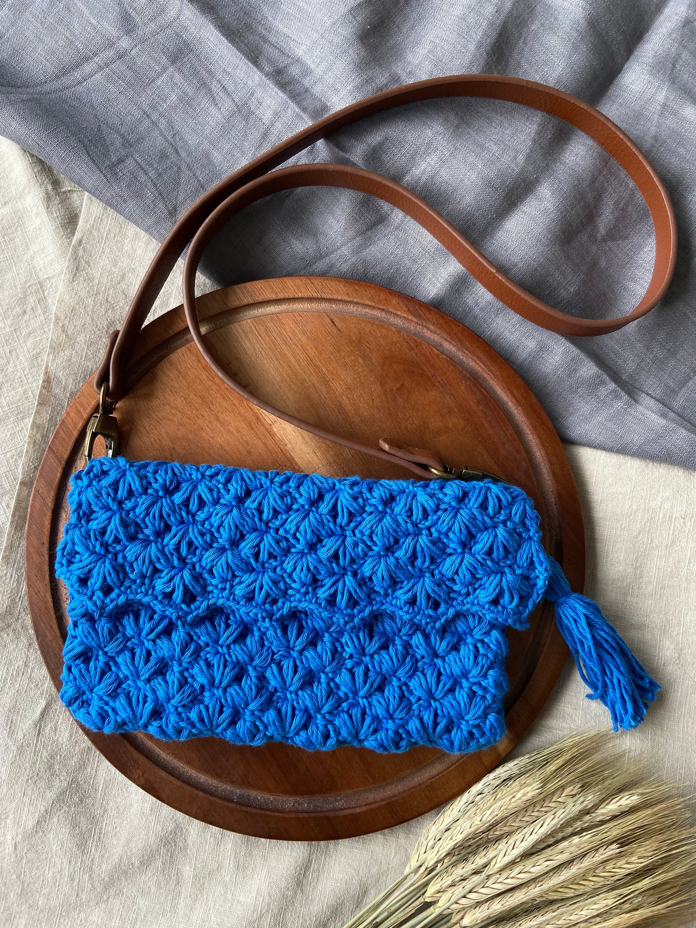 40 Crochet Clutch Bags with Fringe, Wristlets, and Granny Squares 5 crochet clutch bag crochet pattern / crochet handbag/