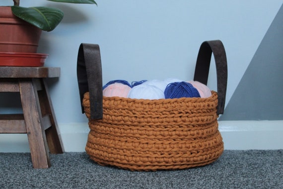 chunky crochet basket/ t-shirt yarn basket/ crochet t-shirt yarn basket/ chunky basket/ chunky crochet basket pattern
